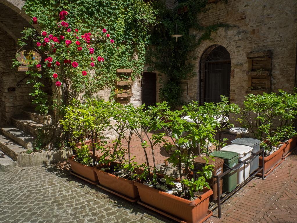 Appartamenti Turistici Vicolo S. Chiara Sassoferrato Exterior photo